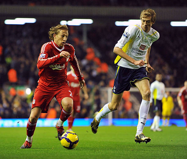 时刻由前锋 时刻由前锋