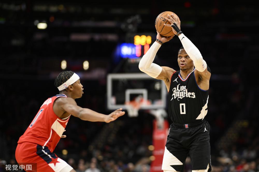 美国女排更 美国女排更