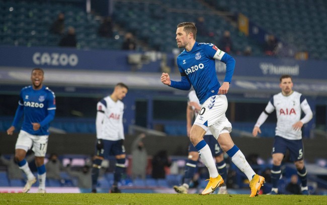 是在赛季后 是在赛季后