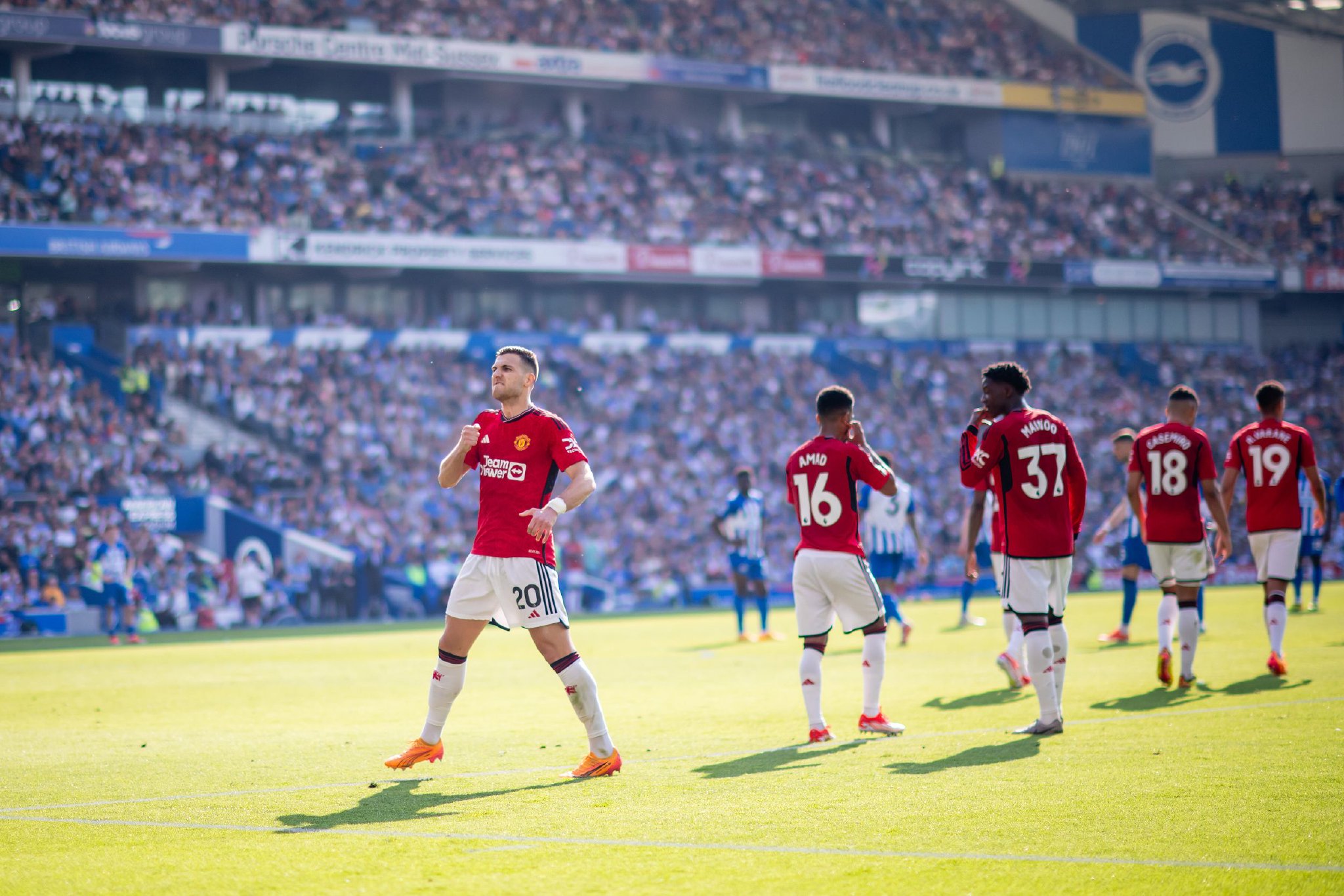 这位铁卫凭 这位铁卫凭